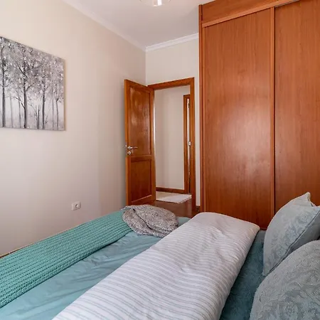 Apartment Flatguest Nidillos + 3bdr + Coastal + Wifi *