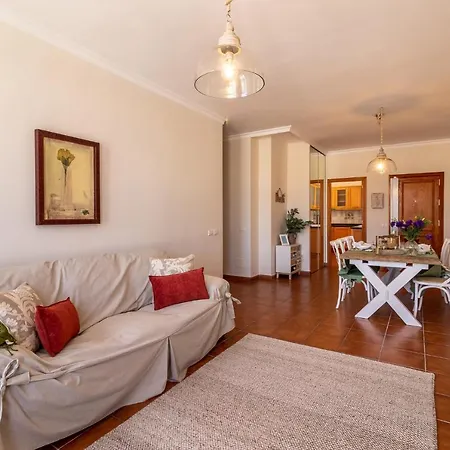 Flatguest Nidillos + 3bdr + Coastal + Wifi Apartment *